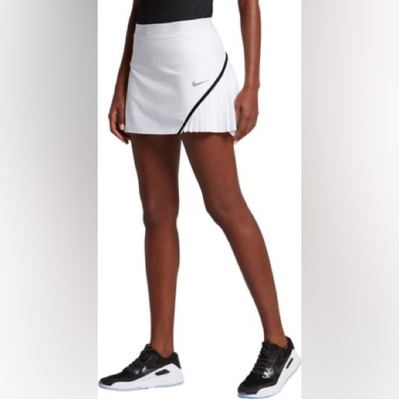 Nike Dresses & Skirts - Nike Golf Dri-Fit Skirt/Skort, size M